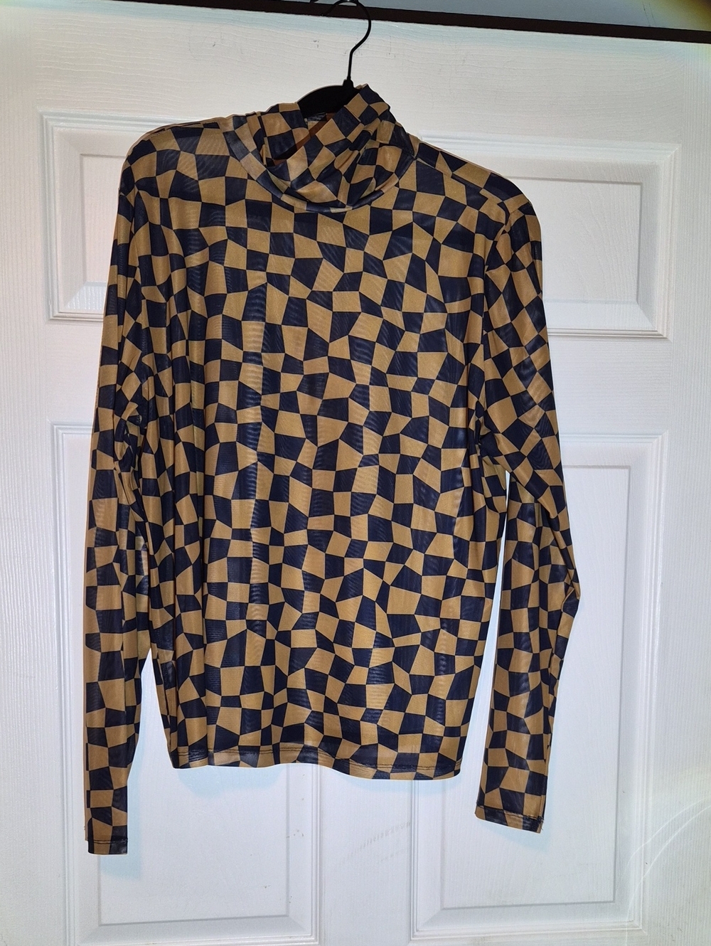 Mesh Long Sleeve Geometric Pattern Turtleneck in Tan and Navy